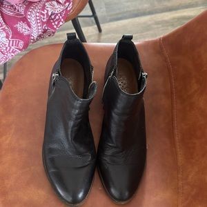 Vince Camuto ankle boots GREAT FOR FALL